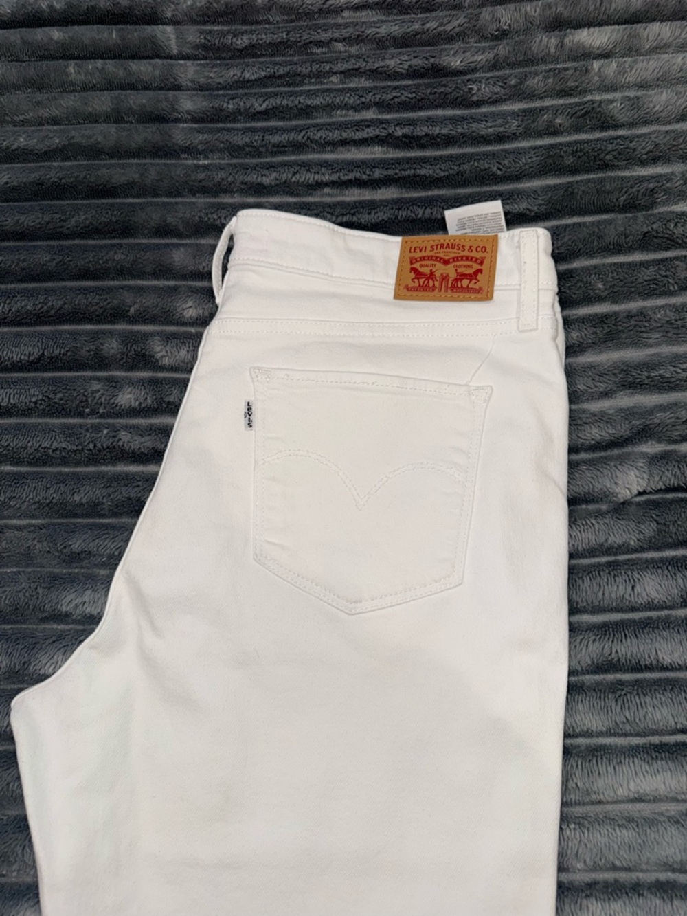 Levi's Women’s 721 High Rise Skinny Ankle - White